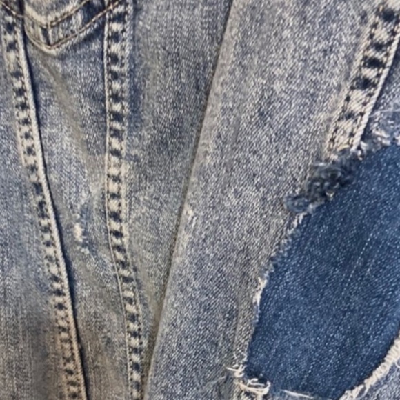 Torrid women’s denim jacket size 1 light wash distressed - Picture 5 of 14